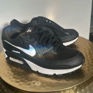 ****SOLD***Nike Air Max black and white